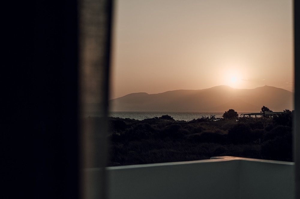 Grand Suite, 1 Bedroom, Partial Sea View photo 2