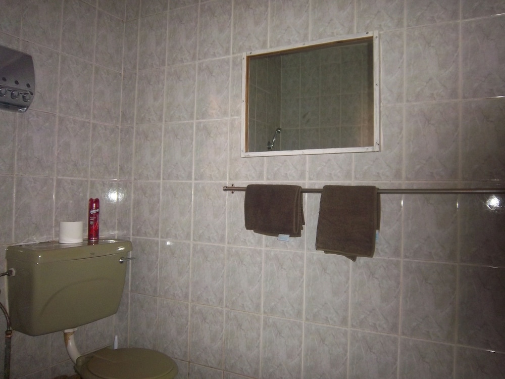 Standard Twin Room, Shared Bathroom photo 2