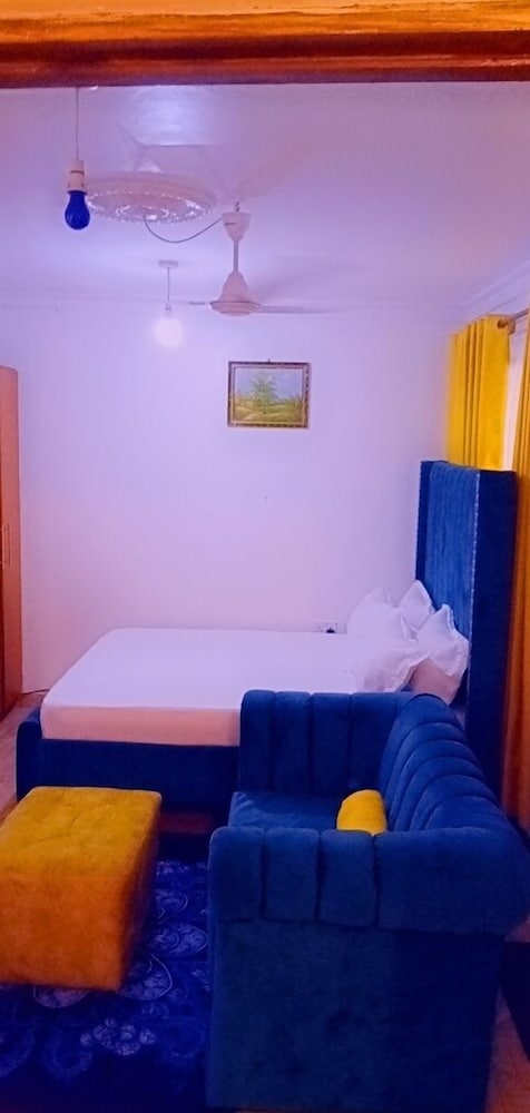 Deluxe Studio