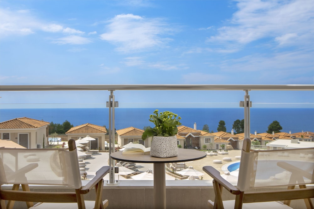 Deluxe Bungalow, Sea View - Photo 2