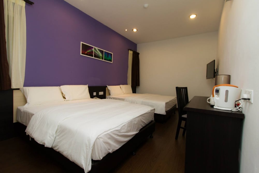 Family Double Room, 2 Queen Beds - Photo 1