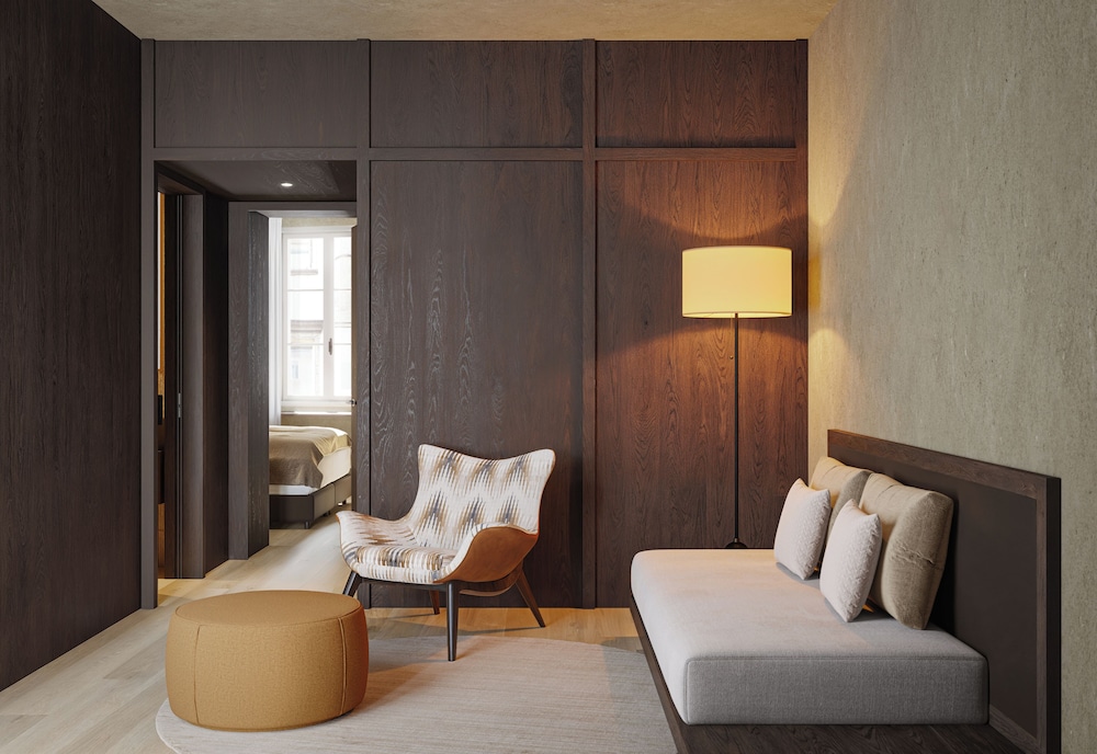 Deluxe Suite, Courtyard View