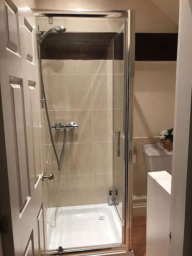 Twin Room, Private Bathroom photo 2