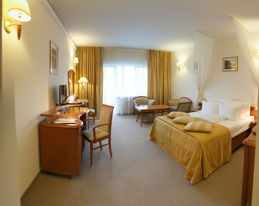 Deluxe Suite, 1 Bedroom, Park View photo 2