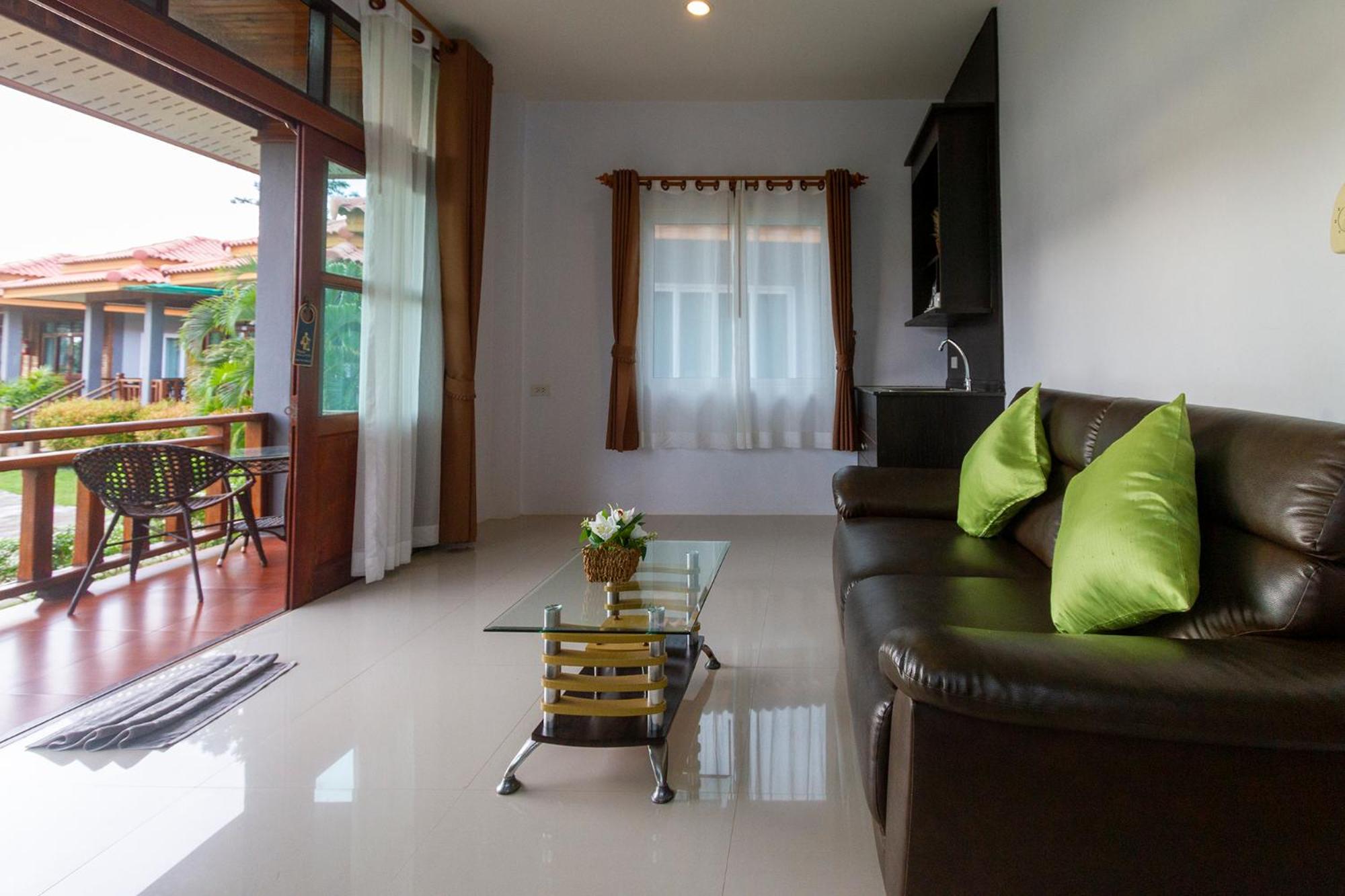 Queen Room with Garden View photo 3