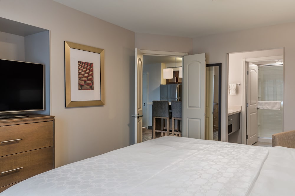 Suite, 1 Bedroom, Accessible (Communications)