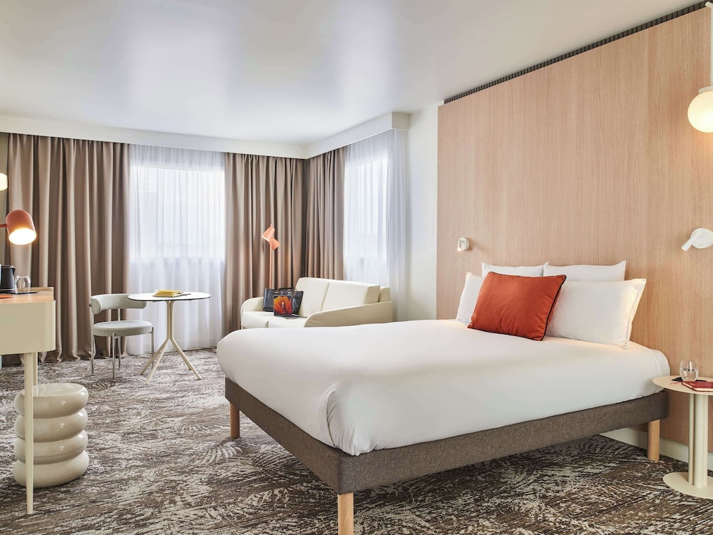 Superior Room, 1 Queen Bed with Sofa bed - Photo 8