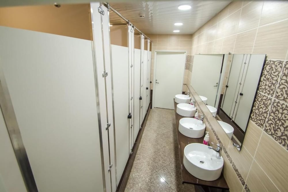 Economy Shared Dormitory, Men only (6 beds) photo 3