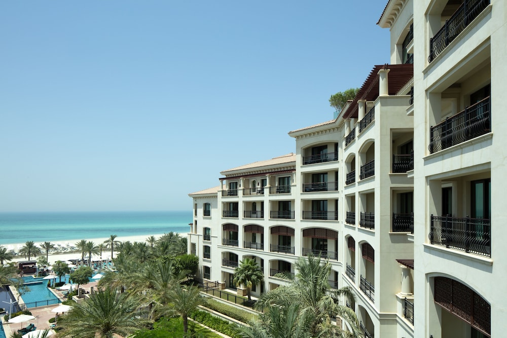 St Regis, Superior Room, 1 King Bed, Partial Sea View photo 3