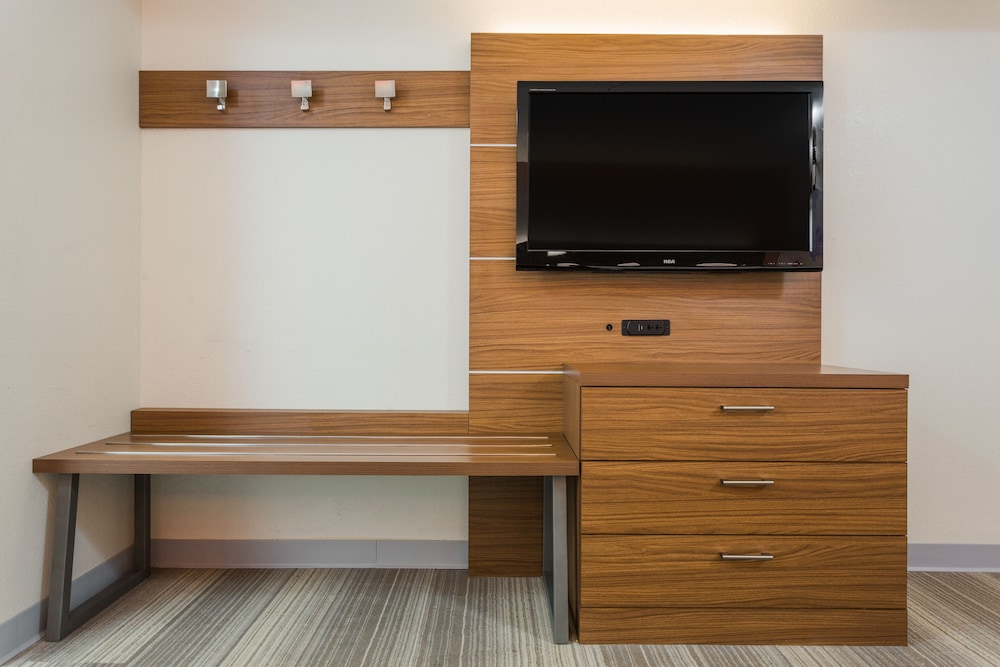Suite, 2 Queen Beds - Photo 5