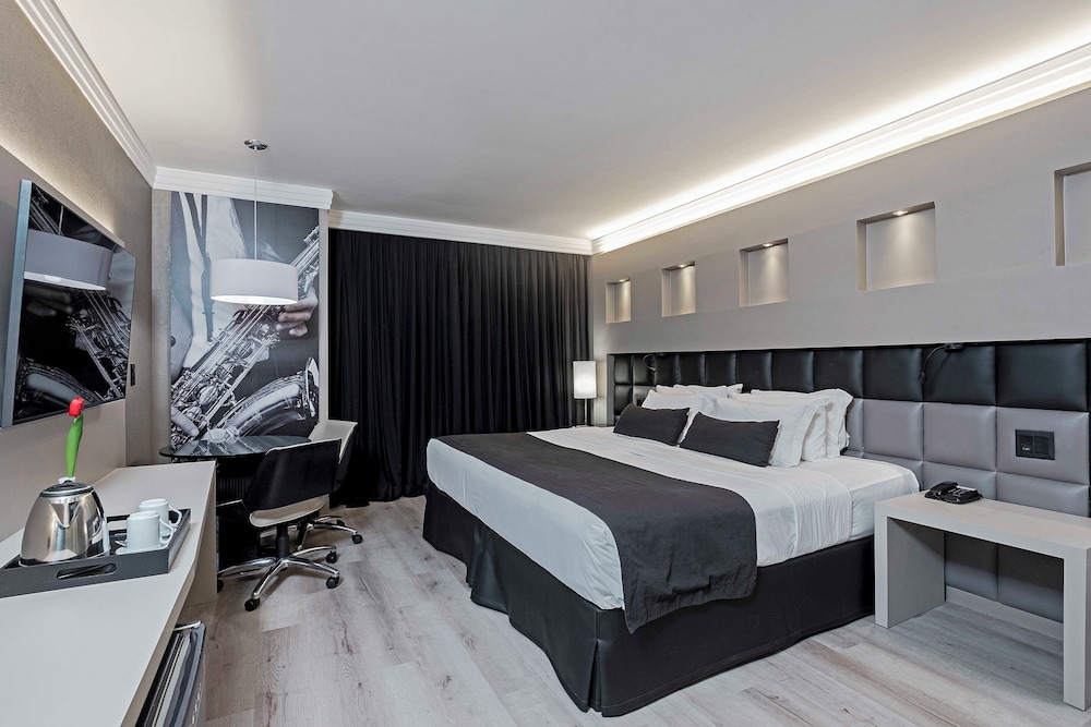 Premium Room - Photo 1