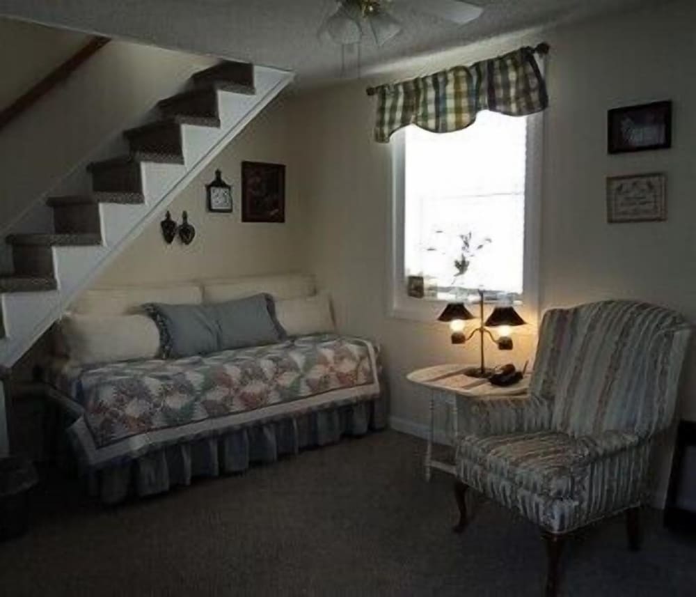 Premier Suite, 1 Queen Bed with Sofa bed, Kitchen photo 2