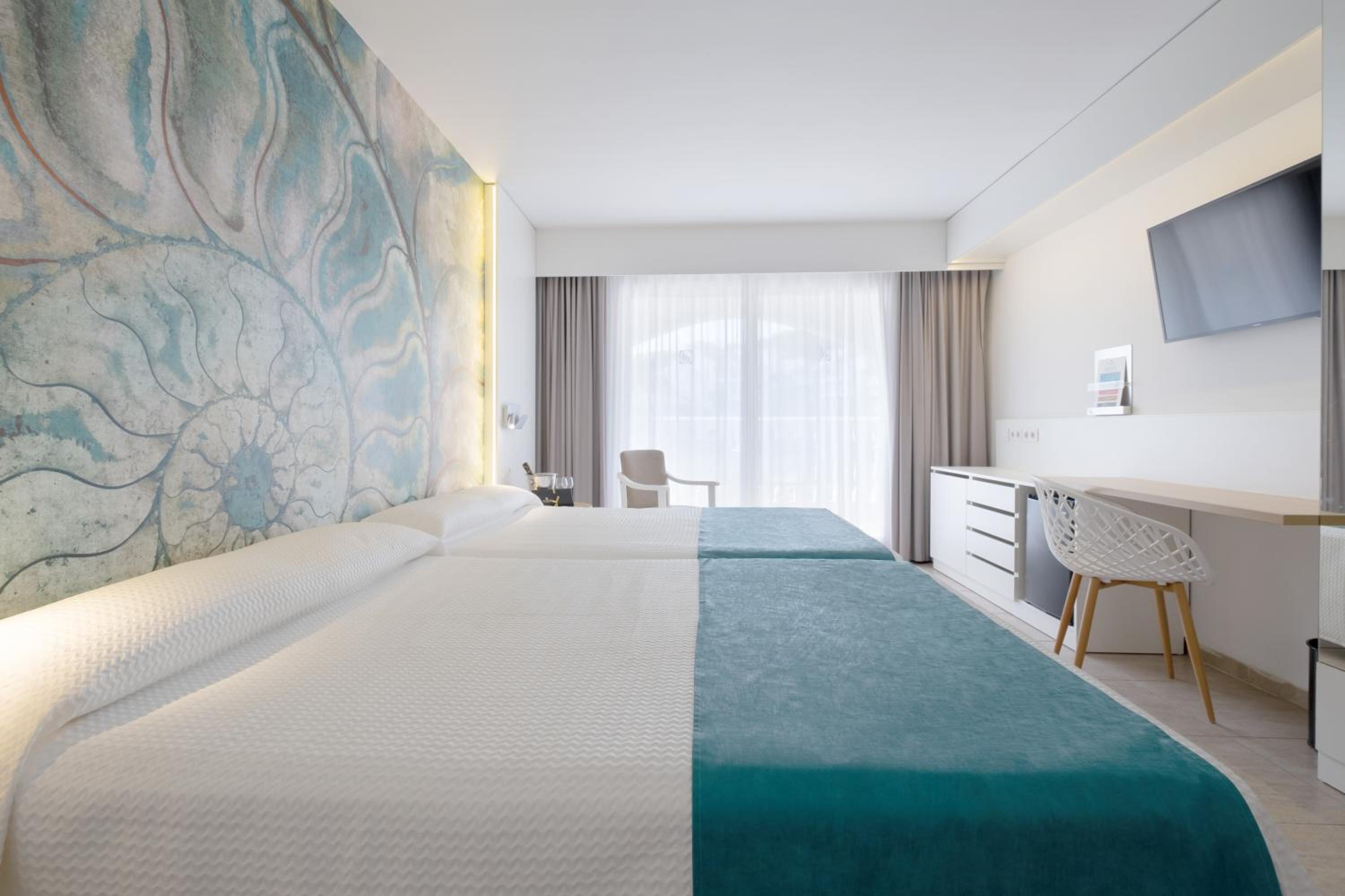 Twin Room (3 Adults)