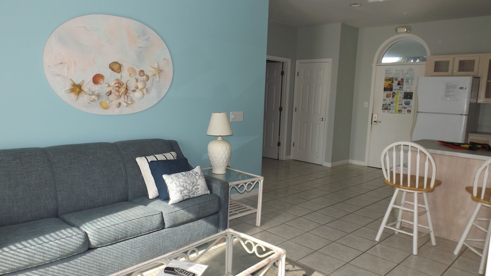 Executive Suite, 1 King Bed with Sofa bed, Courtyard View (SUITES WITH 1 Q AND 1Q SLEEPER SOFA) photo 2