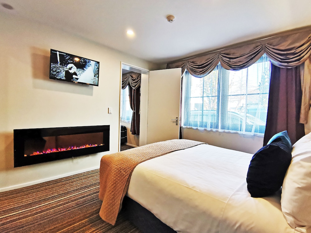 Business Class Three Bedroom Suite photo 1