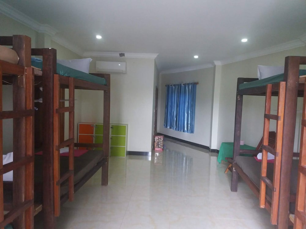 Shared Dormitory (8-Bed with AC) photo 2