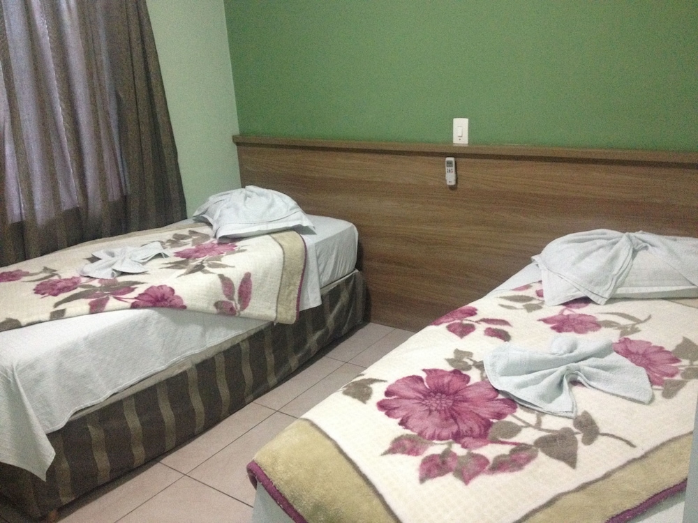 Economy Twin Room photo 1