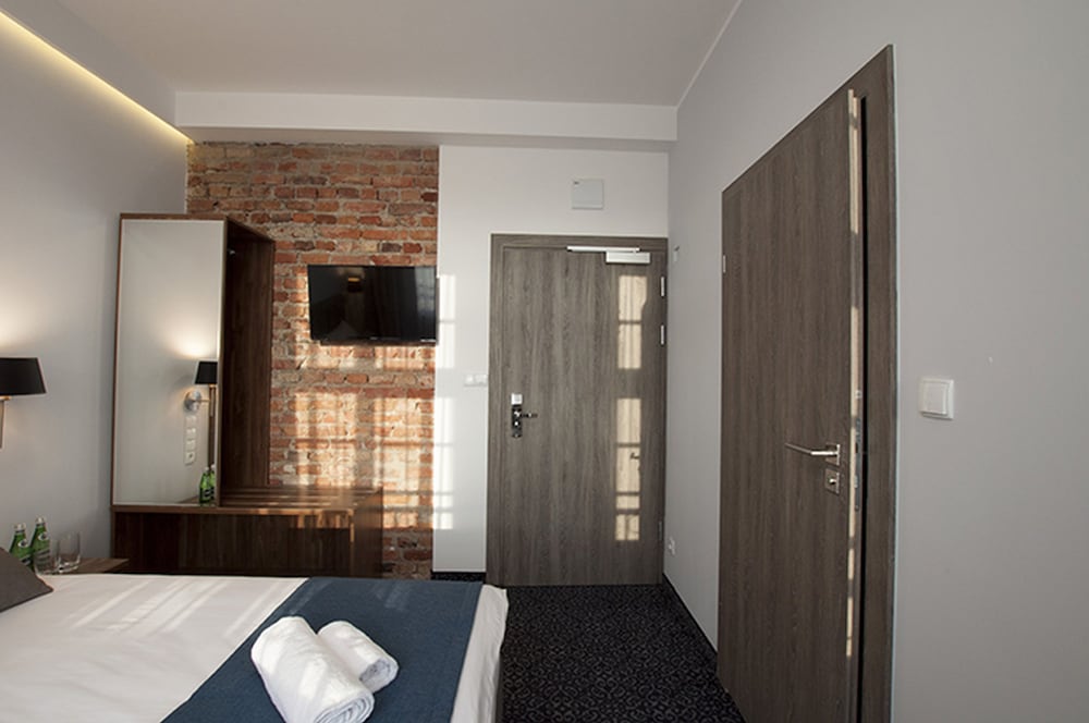 Economy Double or Twin Room photo 2