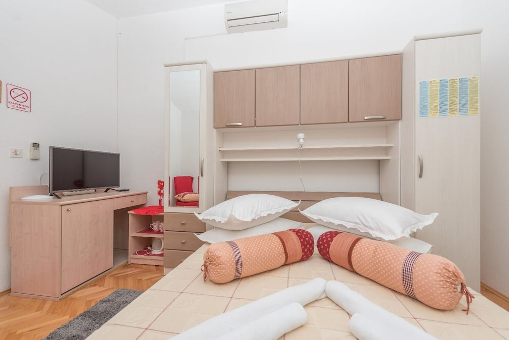 Apartment (Goran - In The Center Of The City - R)