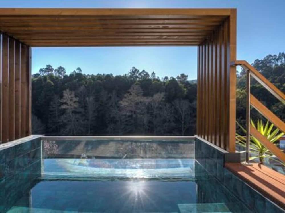 Panoramic Suite, 1 King Bed, Balcony - Photo 3