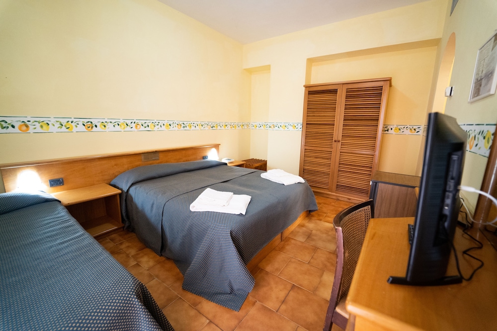 Triple Room - Photo 3