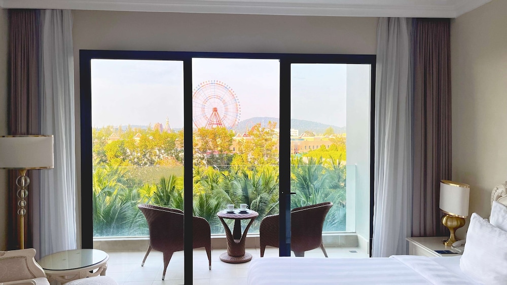 Deluxe Room, 2 Twin Beds, Garden View