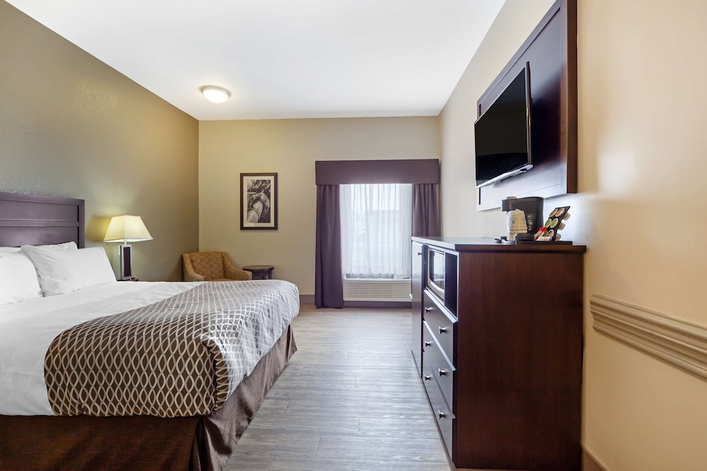 Suite, 1 King Bed, Non Smoking, Jetted Tub photo 3