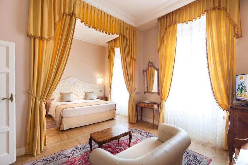 Deluxe Double or Twin Room - Photo 1