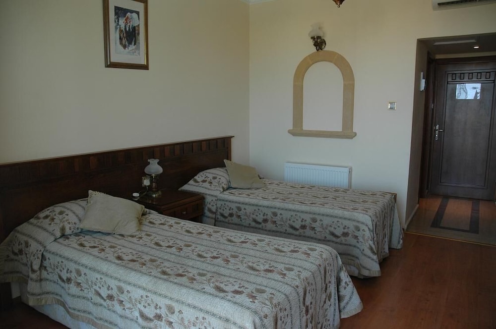 Double or Twin Room (Bungalow) photo 1