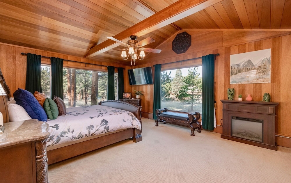 House, 6 Bedrooms