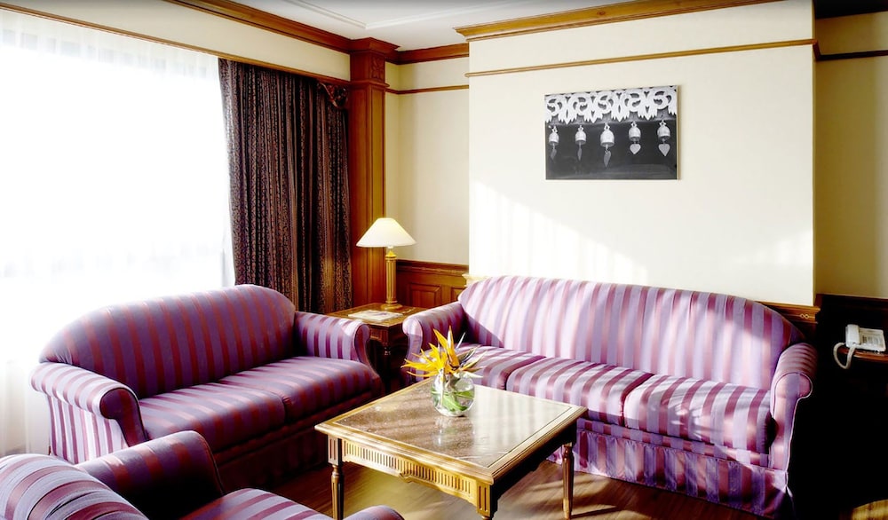 Grand Suite, 1 King Bed, River View - Photo 6