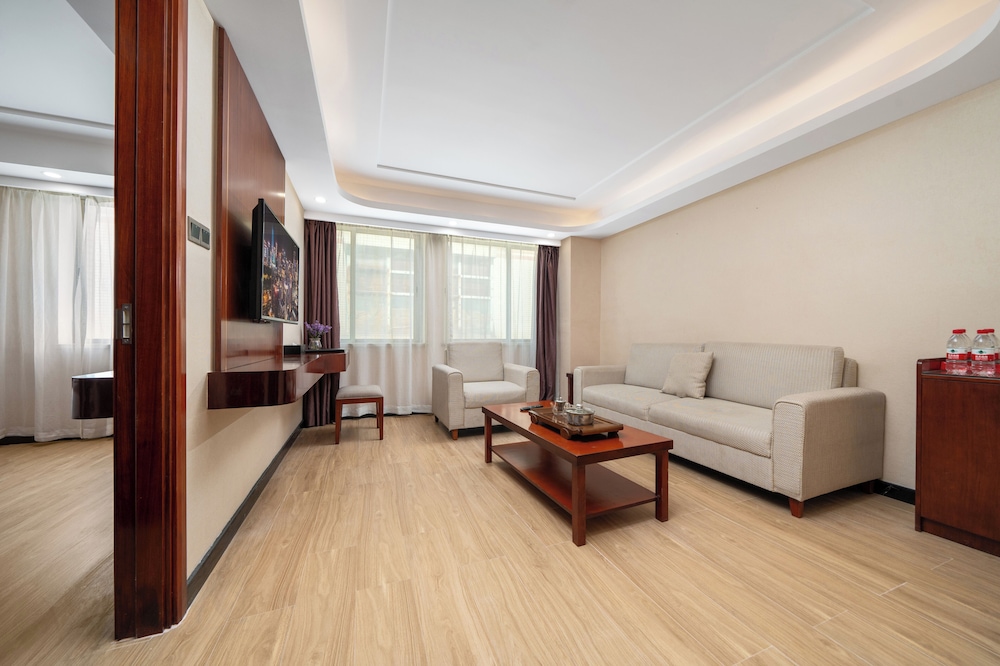Deluxe Suite