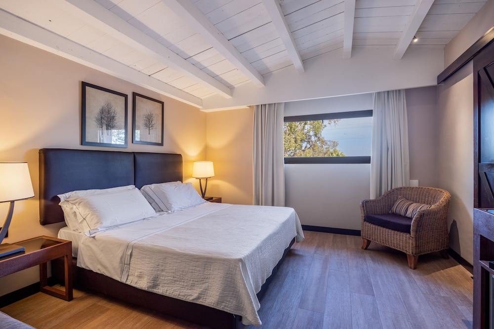 Elite Triple Room