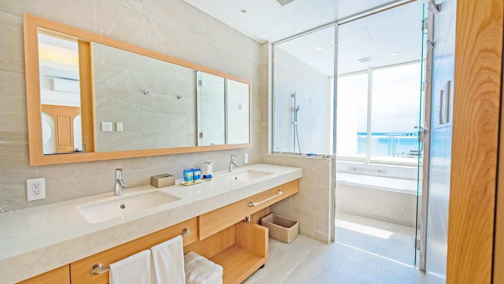 Junior Suite, Non Smoking - Photo 3