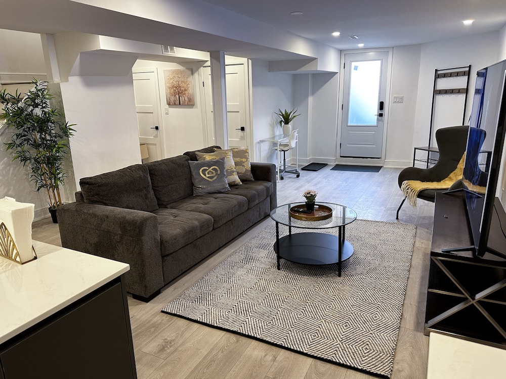 Basic House photo 1