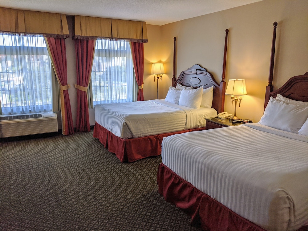 Room, 2 Queen Beds, Non Smoking, City View - Photo 6
