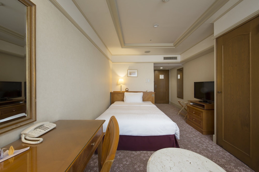 Superior Semi Double Room, Non Smoking (24sqm)