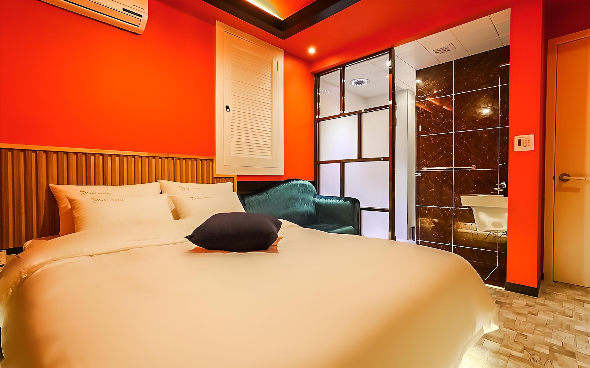 Room (Standard room (Netflix personal accou) - Photo 15