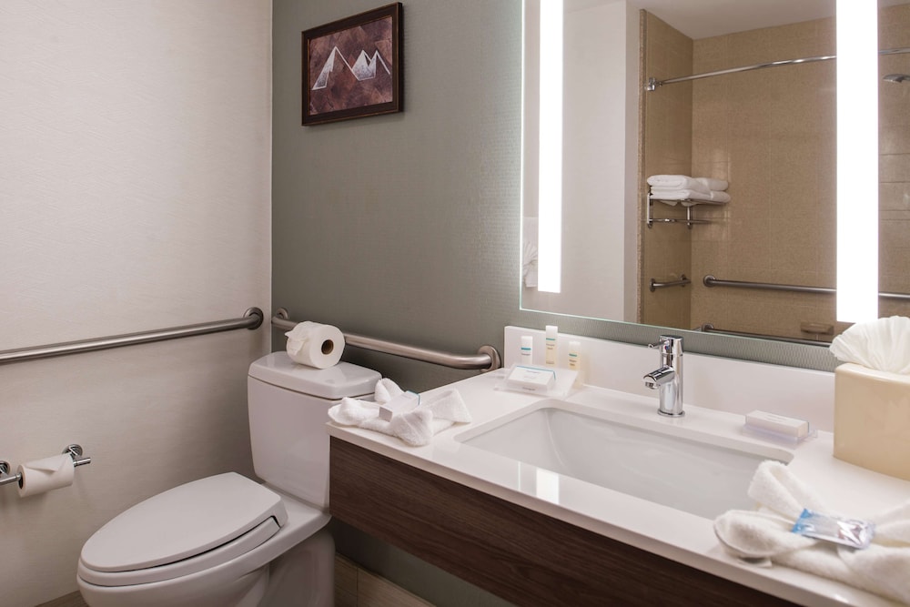 Room, 2 Queen Beds, Accessible, Bathtub - Photo 4