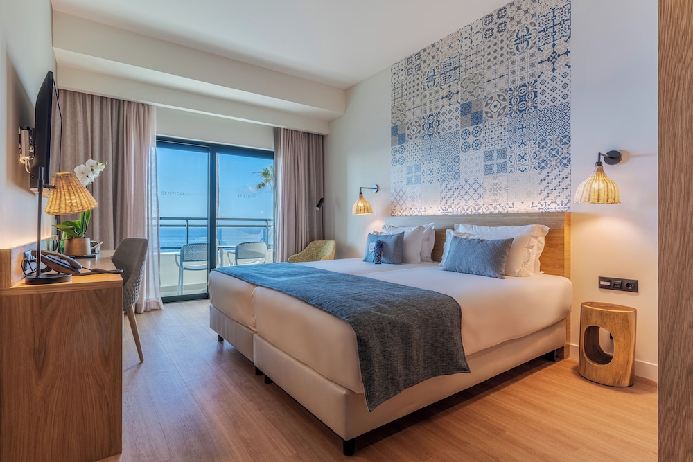 Chambre avec lits jumeaux, vue mer