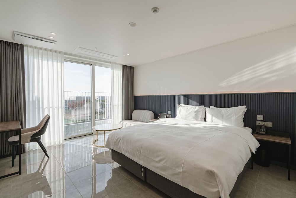 Comfort Double (City View)