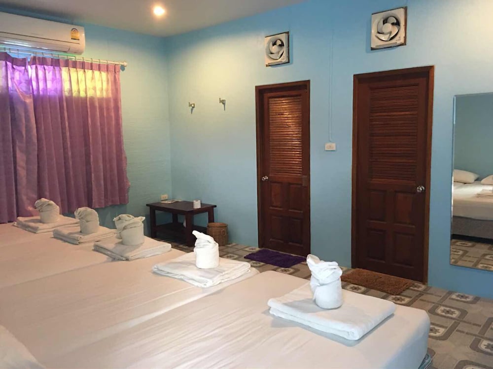 Honeymoon Studio Suite photo 2