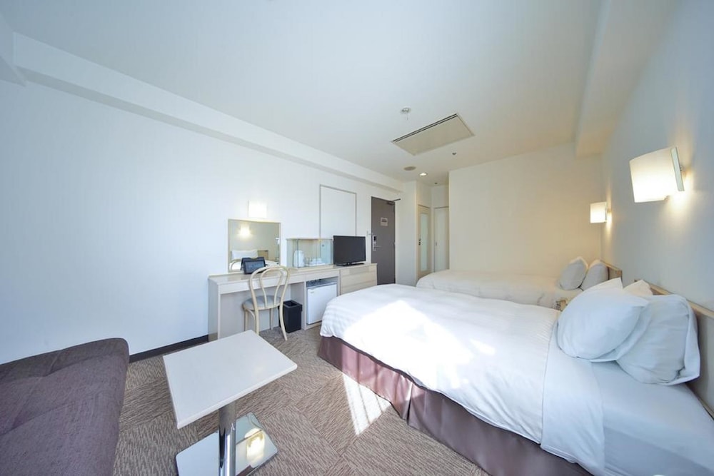 Standard Room, 2 Twin Beds, Smoking, Refrigerator photo 3