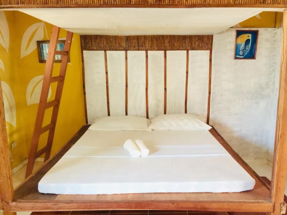 Comfort Shared Dormitory, 1 Queen Bed photo 1
