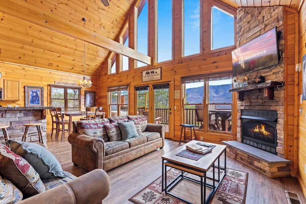 Signature Cabin, 4 Bedrooms, Balcony, Mountain View