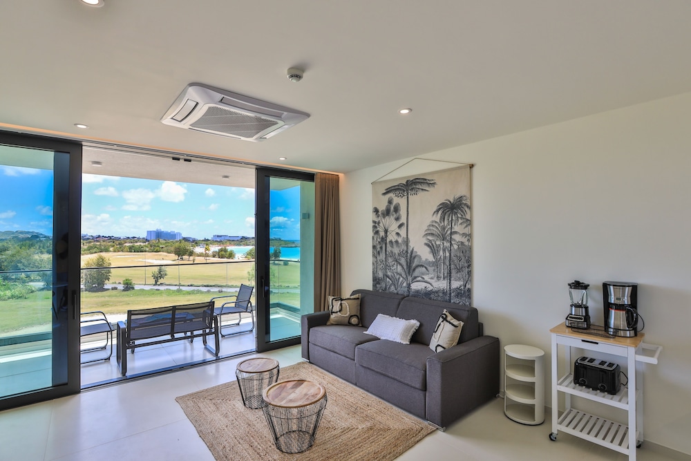 Comfort Studio, 1 King Bed, Balcony, Beach View