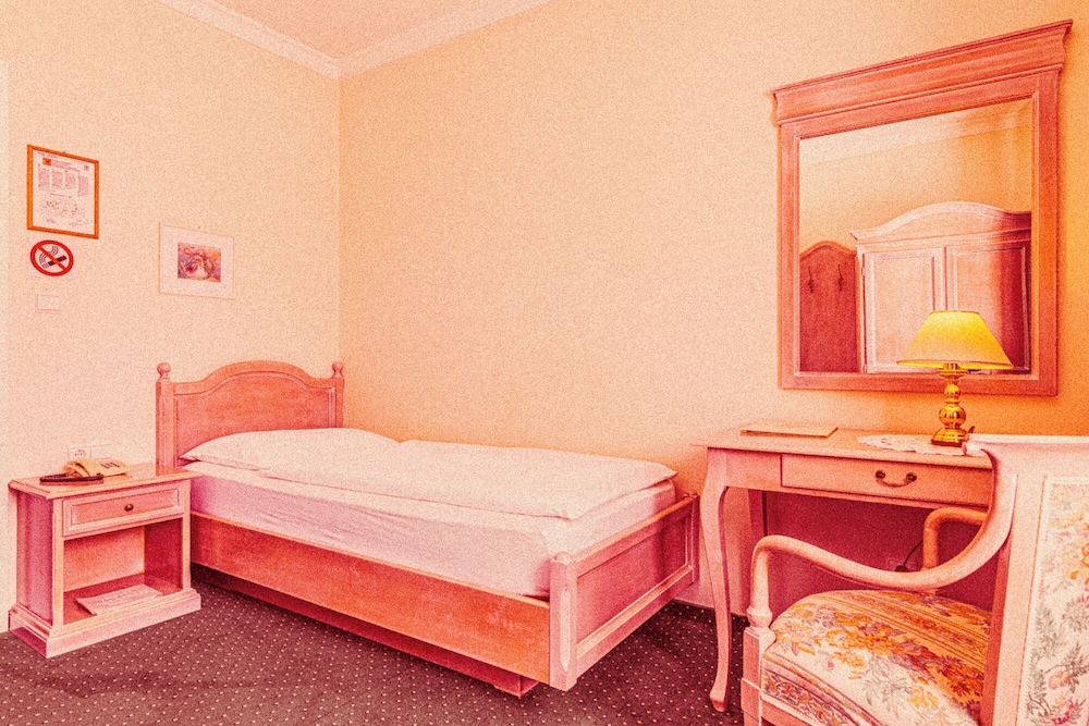 Single Room, Balcony