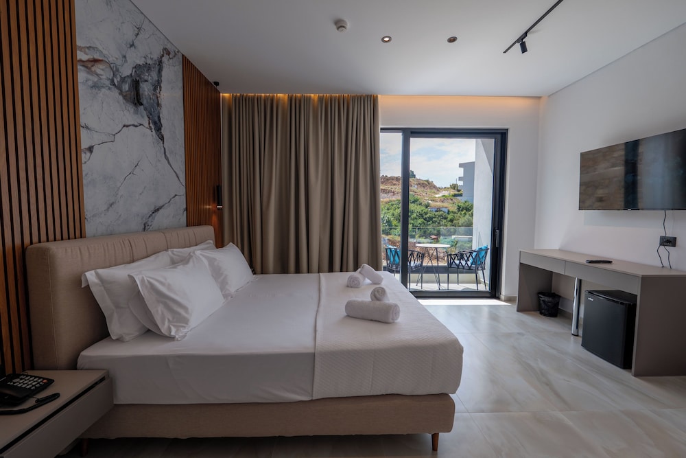 Superior Triple Room, Balcony