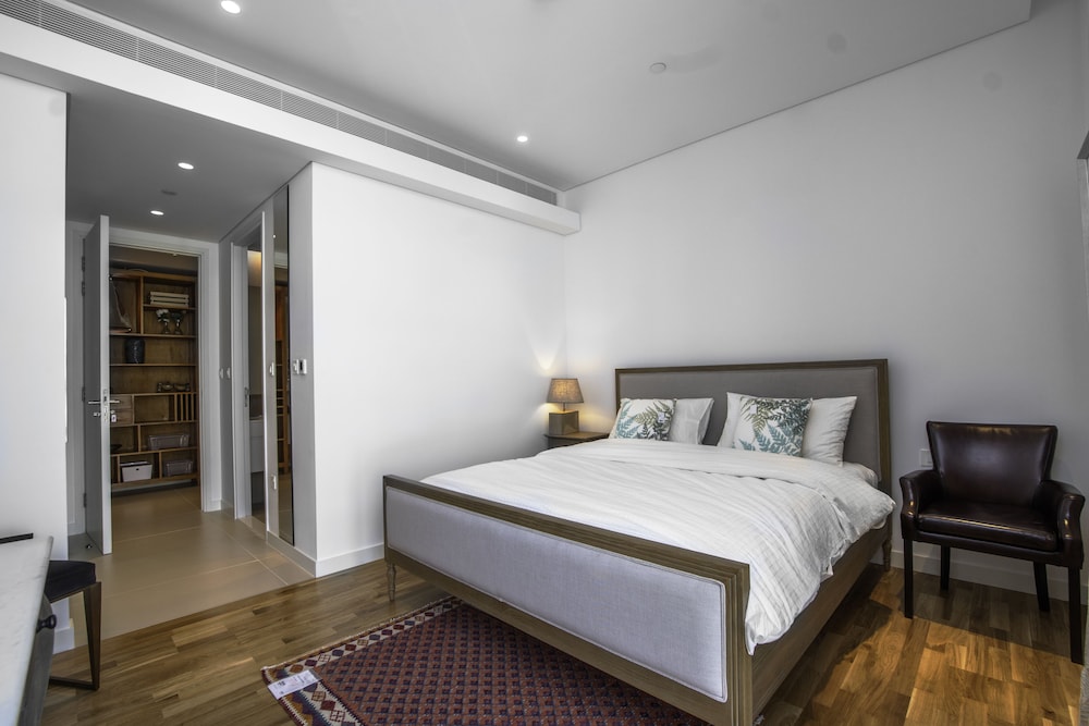 Deluxe Apartment, 3 Bedrooms, Beach View, Corner photo 1