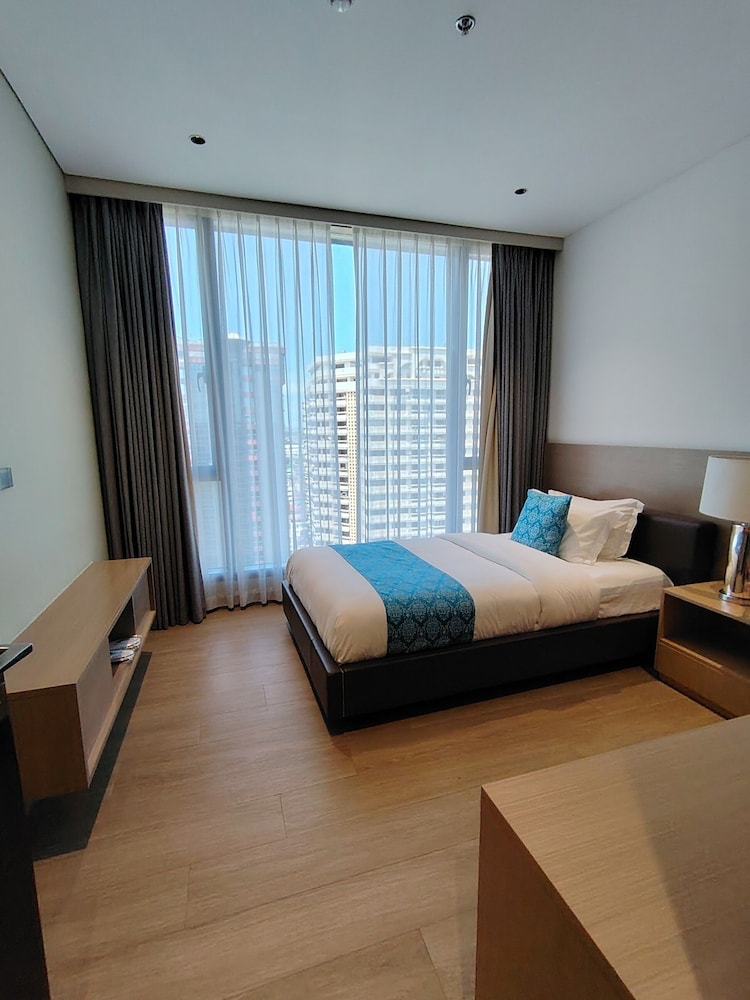 Family Condo - Photo 1